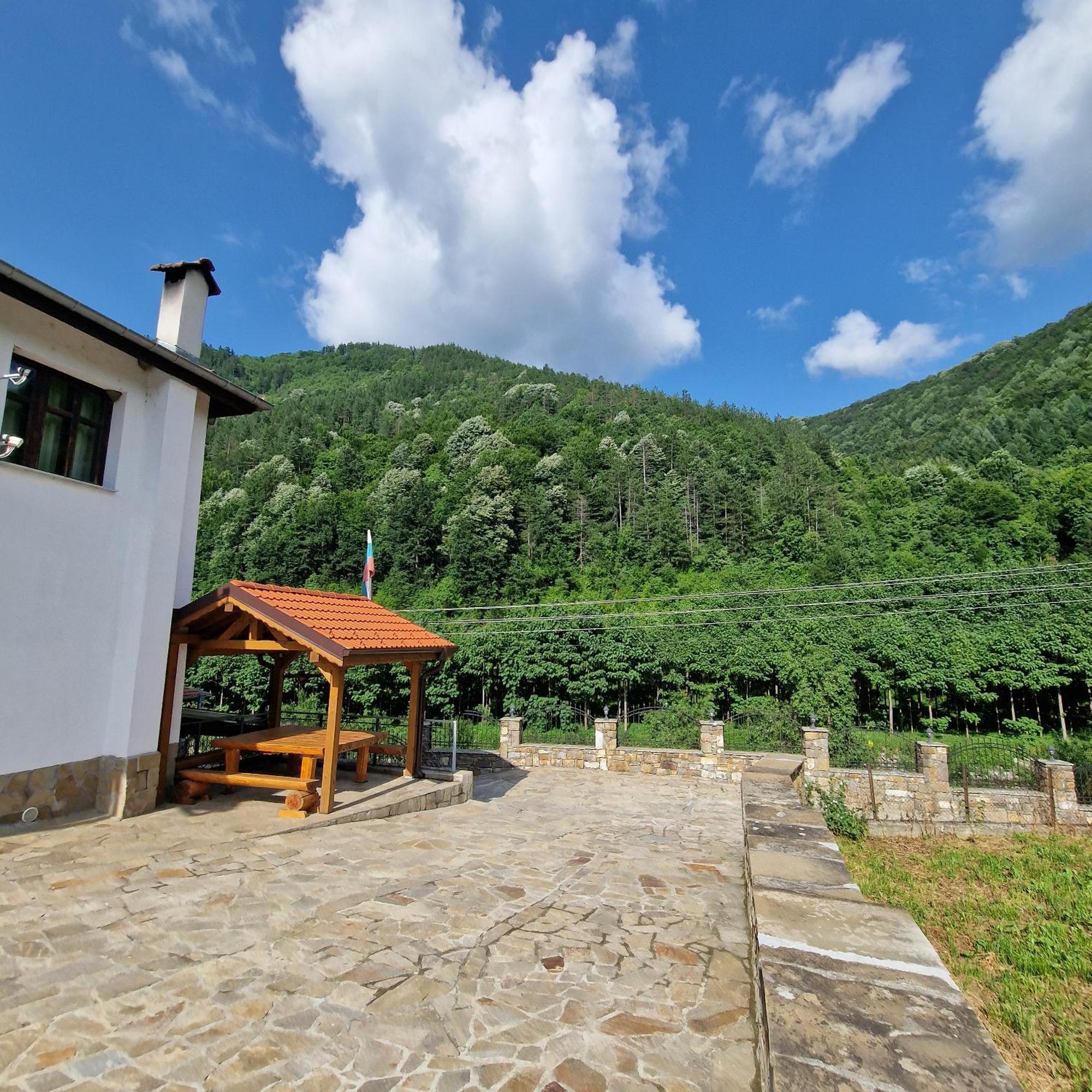 Guest House Ivan Cherni Osum Dış mekan fotoğraf