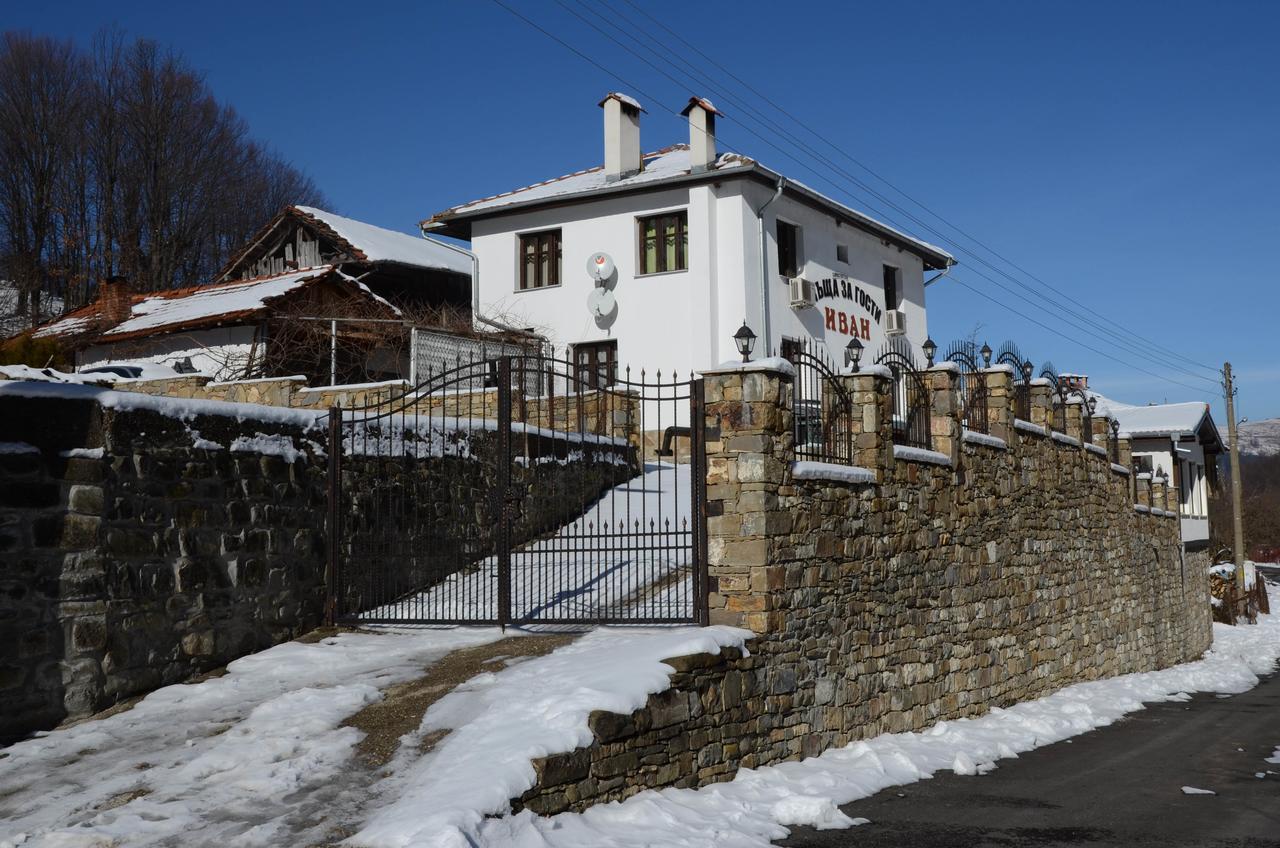 Guest House Ivan Cherni Osum Dış mekan fotoğraf