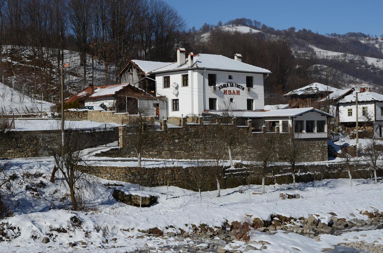 Guest House Ivan Cherni Osum Dış mekan fotoğraf