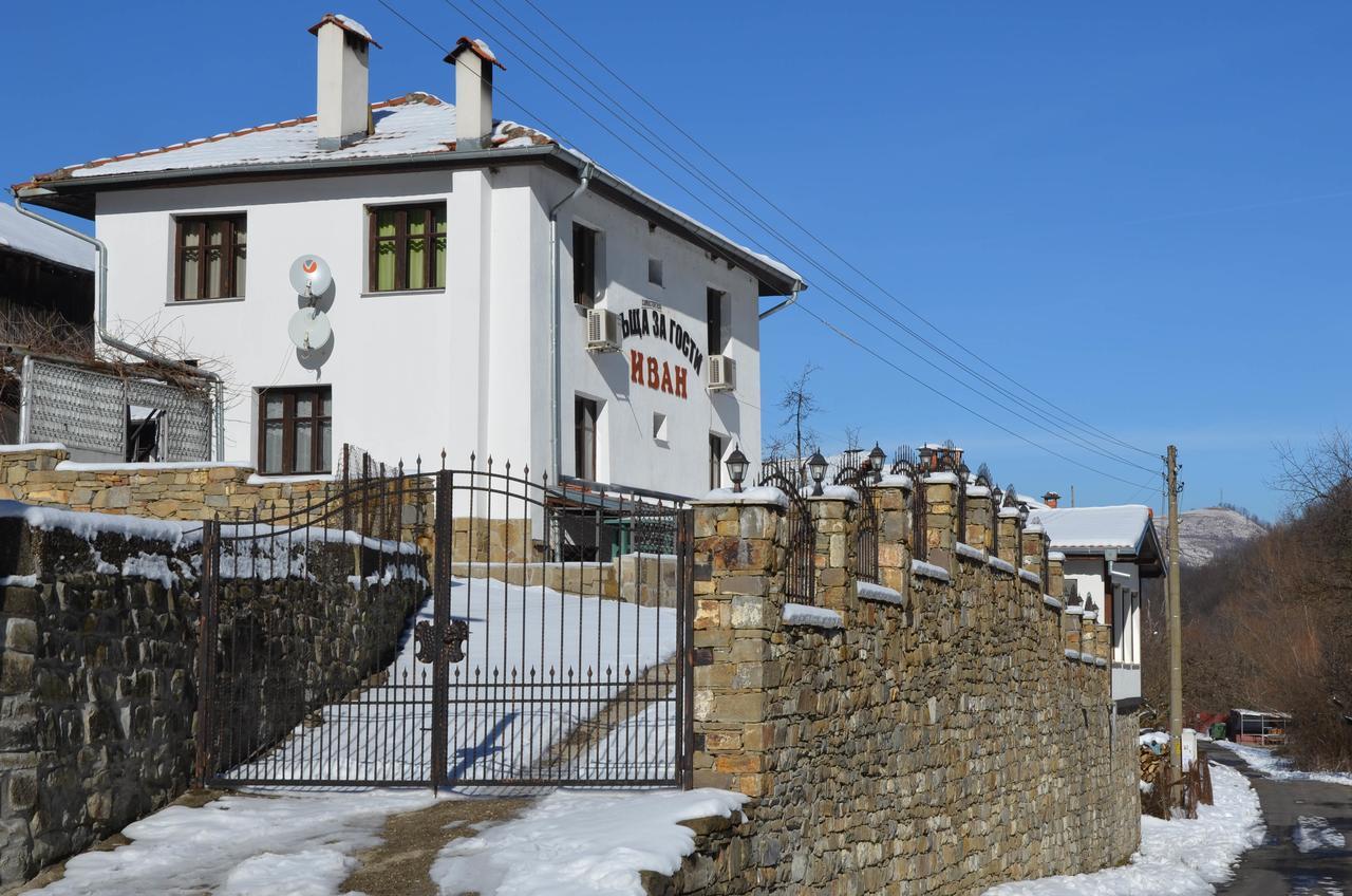 Guest House Ivan Cherni Osum Dış mekan fotoğraf
