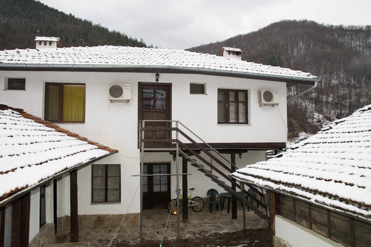 Guest House Ivan Cherni Osum Dış mekan fotoğraf
